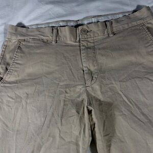Old Navy mens khaki basic flat front 9.5" inseam chino shorts - size 36